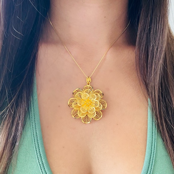 Large Rose Charm Necklace - Picture 2 of 10